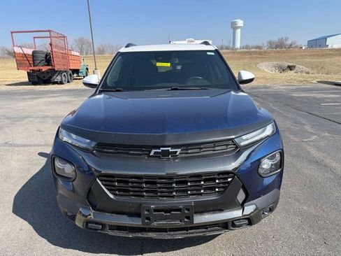 Used 2022 Chevrolet TrailBlazer ACTIV w/ Sun and Liftgate Package image 2