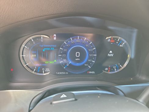 Used 2018 Cadillac Escalade Luxury AWD/4WD image 25