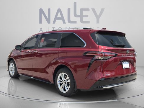 New 2026 Toyota Sienna Limited FWD image 3