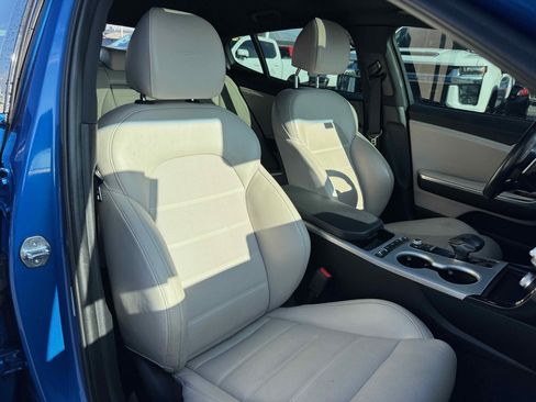 Used 2018 Kia Stinger GT2 image 31