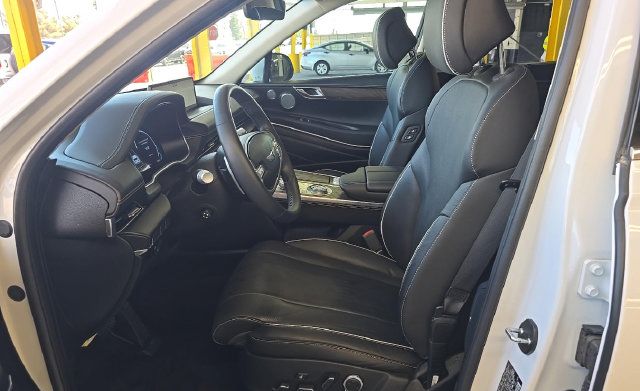 Used 2023 Genesis GV80 2.5T w/ Prestige Package AWD/4WD image 5