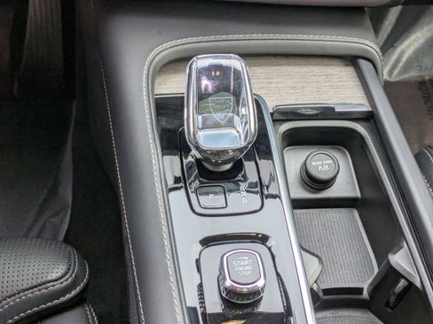 Certified 2024 Volvo XC90 T8 Ultimate w/ Protection Package Premier image 24