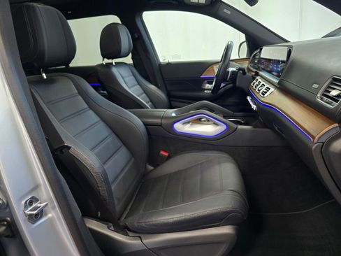 Used 2024 Mercedes-Benz GLS 450 4MATIC image 29
