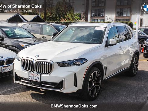 Used 2024 BMW X5 xDrive40i w/ Premium Package AWD/4WD image 1