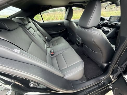 Used 2025 Lexus IS 350 F Sport RWD image 17