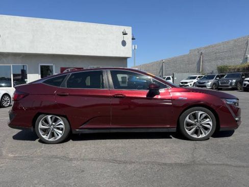 Used 2019 Honda Clarity Plug-In Hybrid image 2