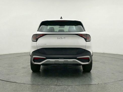 Used 2025 Kia Sportage LX image 7