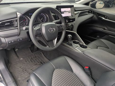Used 2022 Toyota Camry SE image 17