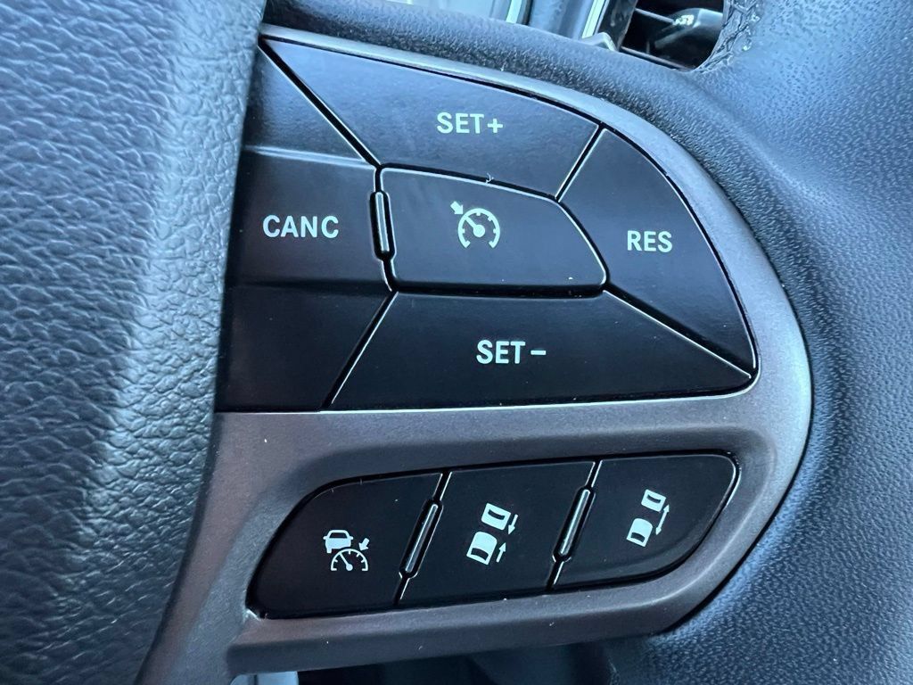 Used 2022 Jeep Cherokee Limited w/ Mopar Interior Package AWD/4WD image 44