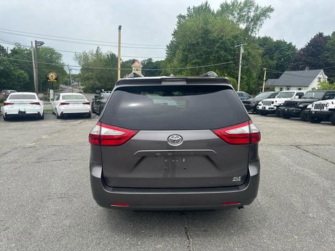 Used 2018 Toyota Sienna XLE w/ Protection Package AWD/4WD image 10