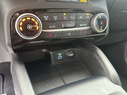 Used 2022 Ford Escape SE w/ Cold Weather Package AWD/4WD image 12