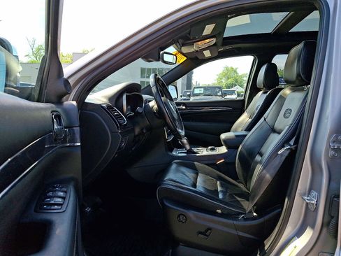 Used 2019 Jeep Grand Cherokee Overland AWD/4WD image 14
