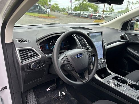 New 2024 Ford Edge SE w/ Black Appearance Package image 12