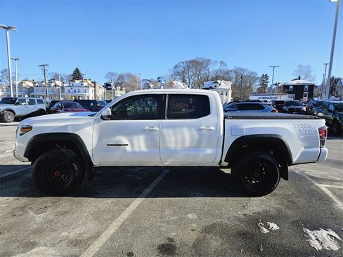 Used 2023 Toyota Tacoma TRD Pro image 2