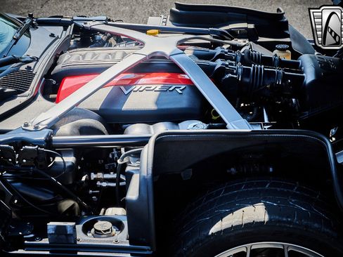 Used 2013 SRT Viper GTS w/ GTS Laguna Interior Pkg image 22