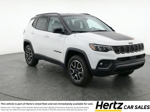 Used 2025 Jeep Compass Trailhawk AWD/4WD image 1