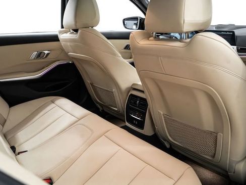 Used 2021 BMW 330i xDrive Sedan w/ Convenience Package image 23