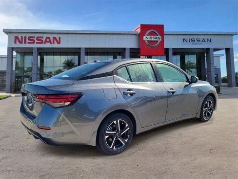 Certified 2025 Nissan Sentra SV image 5