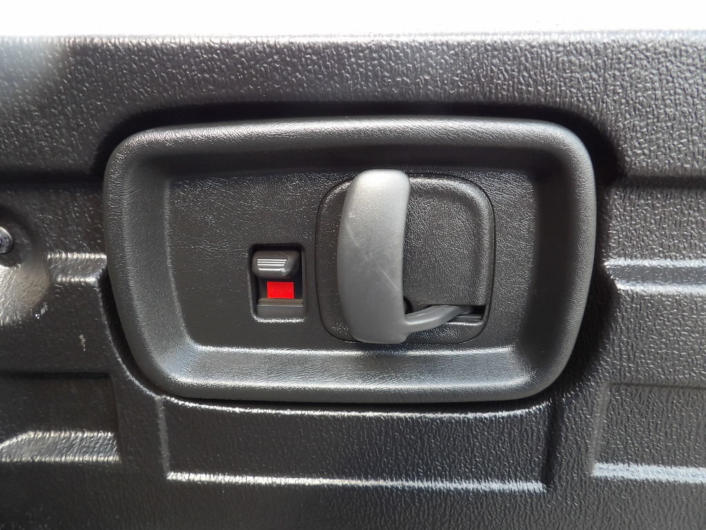 Used 2022 GMC Savana 2500 RWD image 27