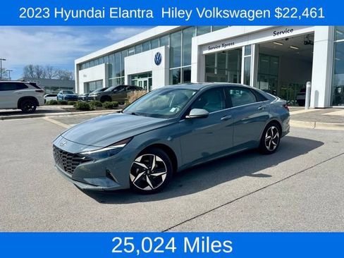 Used 2023 Hyundai Elantra Limited image 1