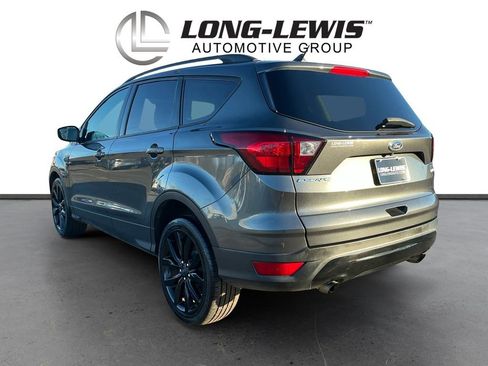 Used 2019 Ford Escape SE image 4