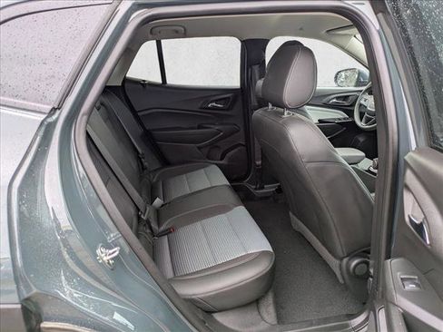Used 2025 Chevrolet Trax LT FWD image 24