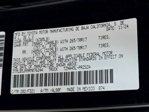 Certified 2024 Toyota Tacoma TRD Off-Road w/ TRD Off Road Upgrade Package AWD/4WD image 33