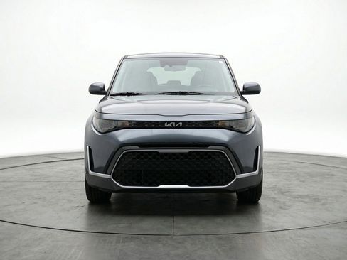 Used 2025 Kia Soul LX w/ LX Technology Package image 2