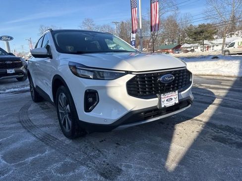 Certified 2023 Ford Escape Platinum w/ Premium Technology Package image 4