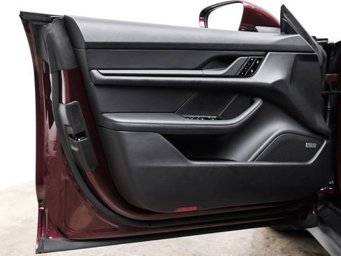 Used 2021 Porsche Taycan 4S w/ Premium Package image 41