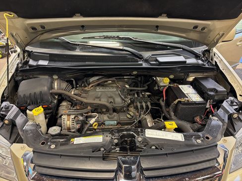 Used 2010 Dodge Grand Caravan SXT image 15