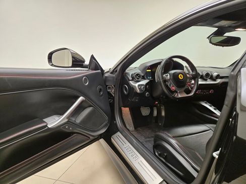 Used 2015 Ferrari F12 Berlinetta image 9