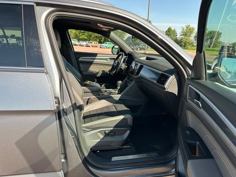 Used 2023 Volkswagen Atlas Cross Sport SEL Premium R-Line AWD/4WD image 28