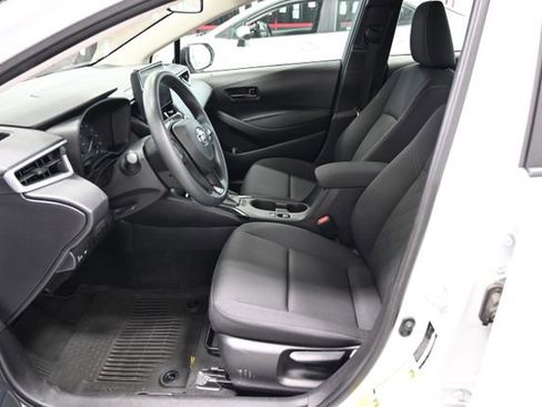 Used 2023 Toyota Corolla LE FWD image 8