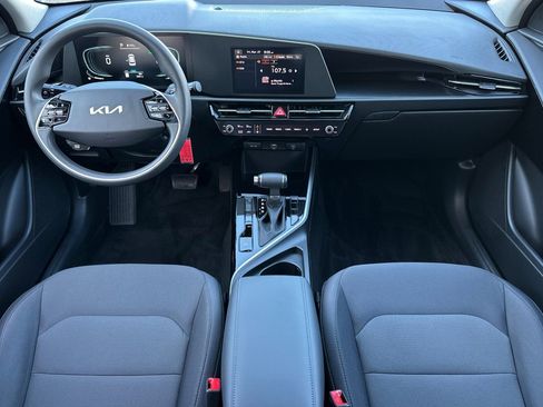 Used 2024 Kia Niro LX image 13