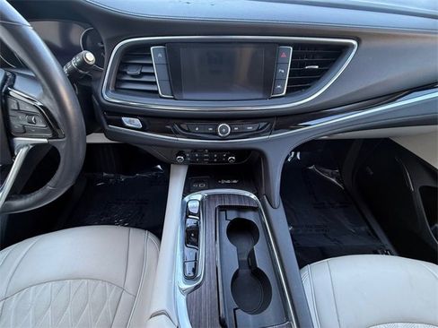 Used 2023 Buick Enclave Avenir image 11