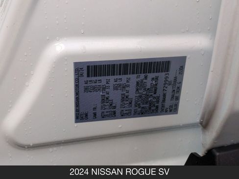 Used 2024 Nissan Rogue SV w/ SV Premium Package FWD image 27