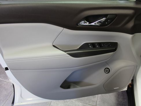 Used 2017 GMC Acadia SLT image 21