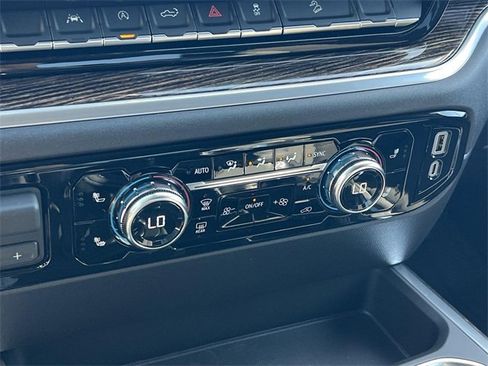 New 2026 GMC Sierra 1500 Elevation w/ LPO, Elevation Black Package image 20