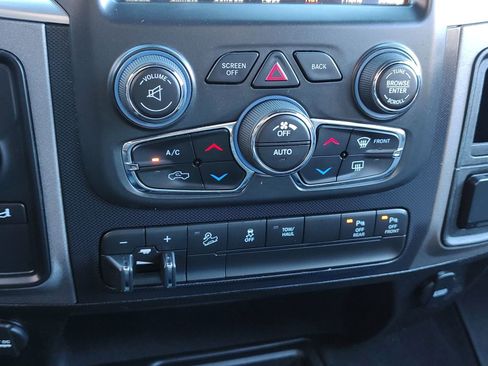 Used 2018 RAM 2500 Power Wagon w/ Luxury Group image 16