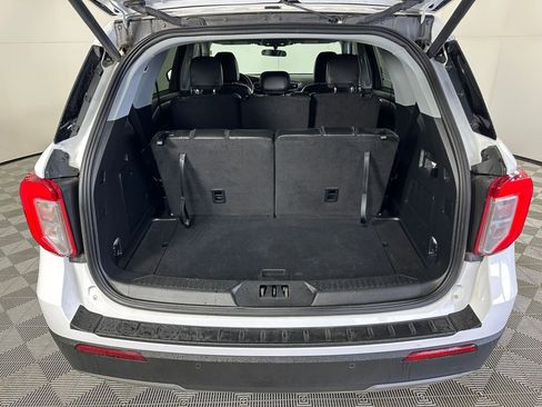 Certified 2024 Ford Explorer XLT w/ Equipment Group 202A image 31