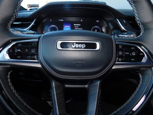 Used 2023 Jeep Grand Cherokee Overland w/ Adv Protech Group III image 27