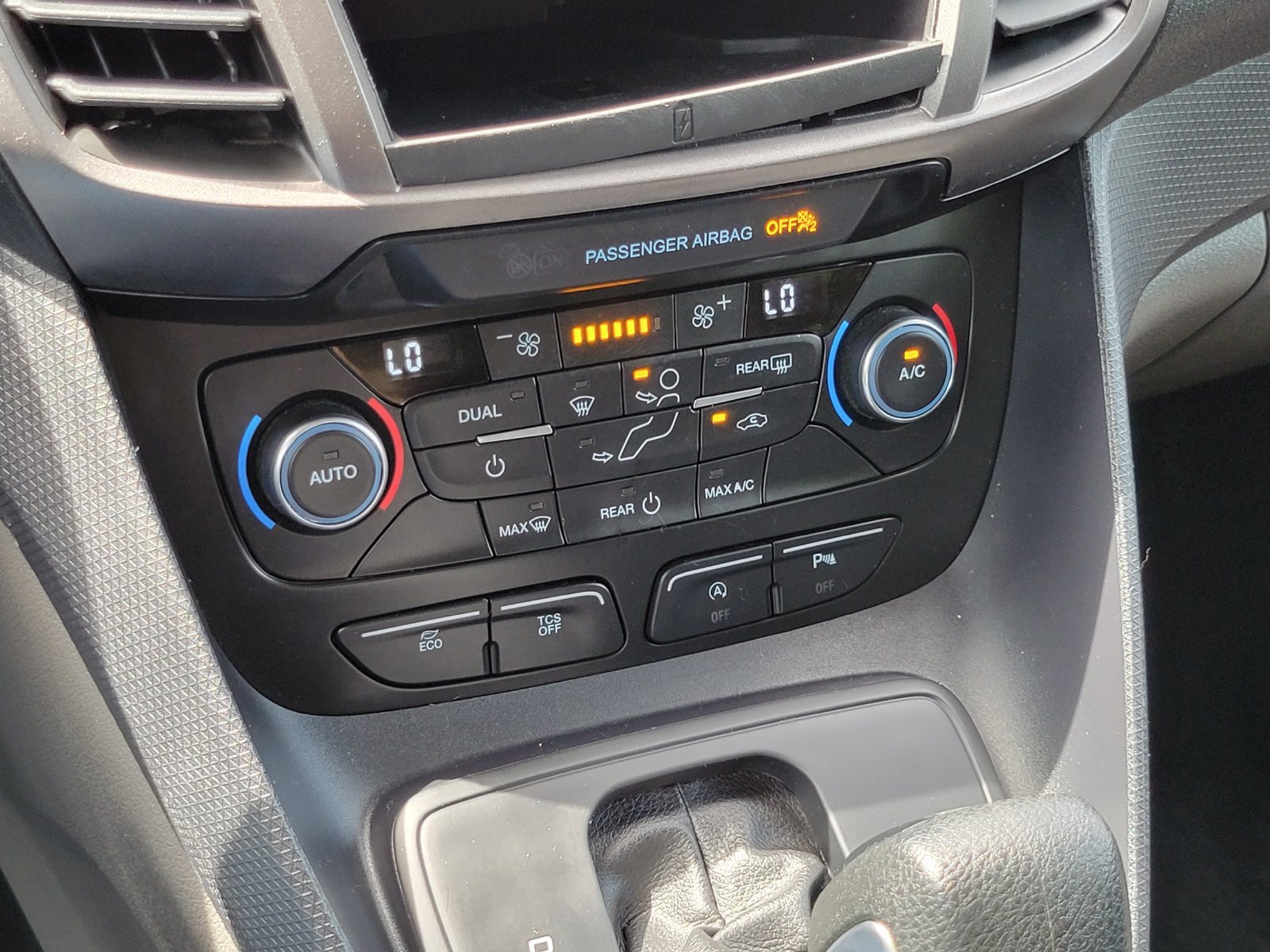 Used 2022 Ford Transit Connect XLT FWD image 22