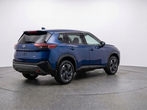 Used 2025 Nissan Rogue SV AWD/4WD image 9