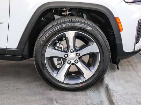 New 2026 Jeep Grand Cherokee L Limited RWD image 11