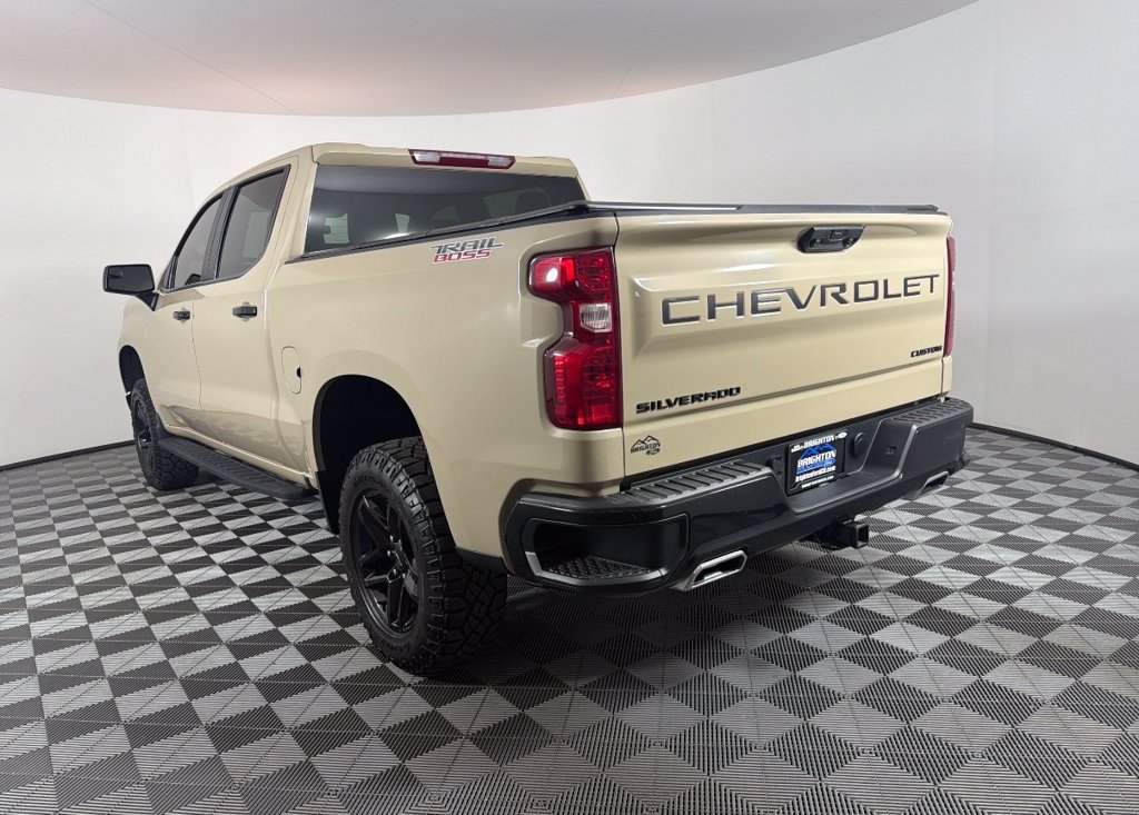 Used 2023 Chevrolet Silverado 1500 Custom Trail Boss w/ LPO, Dark Essentials Package AWD/4WD image 5