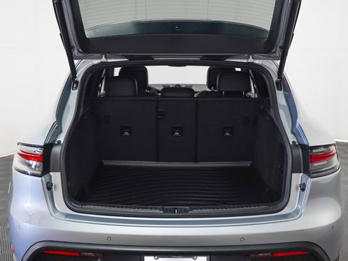 Used 2024 Porsche Macan Turbo image 29