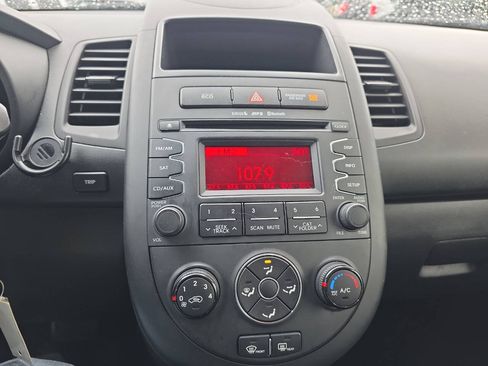 Used 2013 Kia Soul FWD image 13