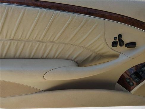Used 2009 Mercedes-Benz CLK 550 Cabriolet image 11