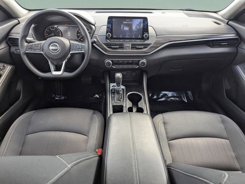 Certified 2024 Nissan Altima 2.5 SV FWD image 12